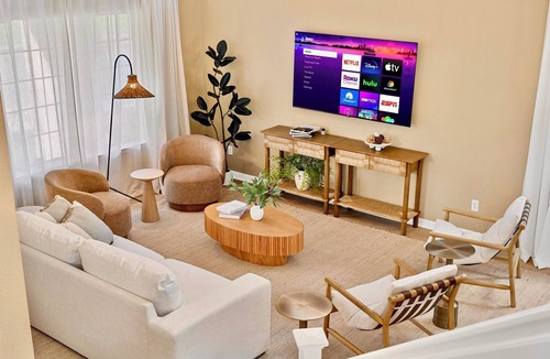 San Jose House | Spacious and cozy home in San Jose with a park view