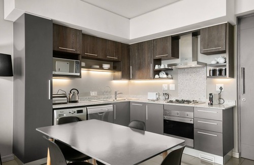 Greater Johannesburg Metropolitan Area Apartment | Spacious and Elegant 2 Bedroom Apartment