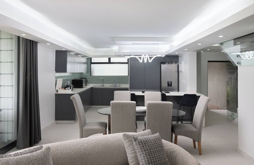 Umhlanga Apartment | Spacious and Modern 3-bedroom apartment with WiFi, AC in awesome uMhlanga
