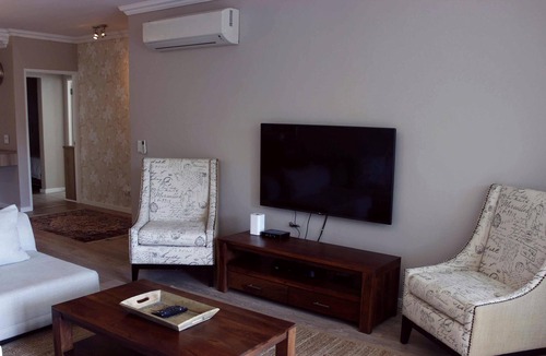 Green Point Apartment | Spacious and Modern 2 Bedroom Apartment in Green Point