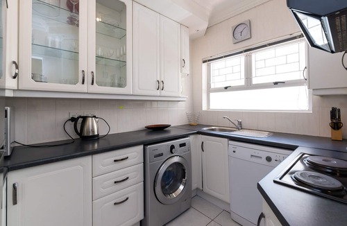 Camps Bay Apartment | Spacious Camps Bay Apartment with Amazing Views!