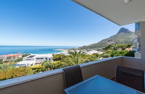 Camps Bay Apartment | Spacious Camps Bay Apartment with Amazing Views!