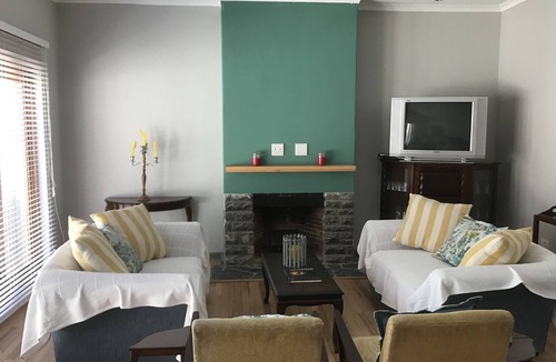 Eastcliff House | Spacious Central House