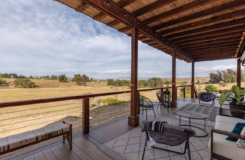 Freestone House | Spacious estate in wonderful Sebastopol with AC, WiFi, fitness room