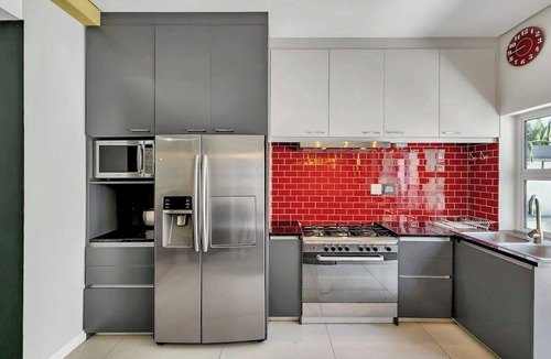 Three Anchor Bay Apartment | Spacious family Apartment Near Beach with Inverter