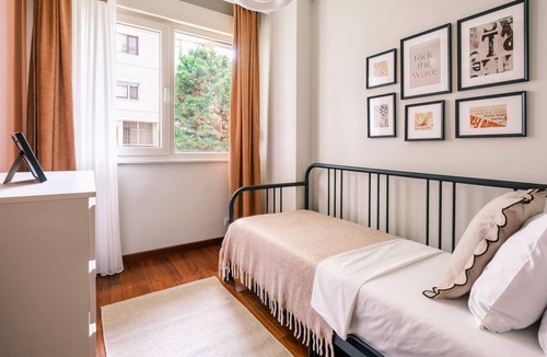 Caddebostan Mahallesi Apartment | Spacious Flat 3 min to Coast and Bagdat Avenue