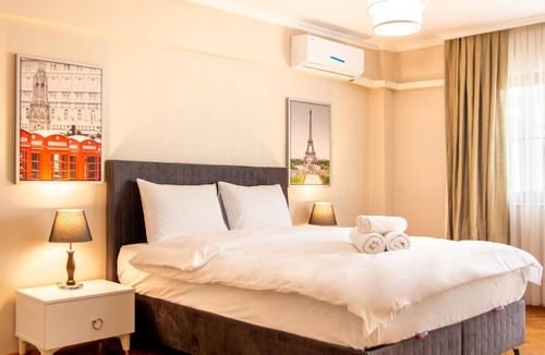 Karsiyaka Apartment | Spacious Flat with Sea View in İzmir Karsiyaka