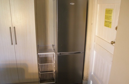 Barrydale Apartment | Spacious, full kitchen, large garden. Mountain view. Family friendly. Netflix.