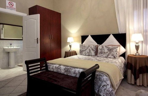 Somerset West Apartment | spacious, gemuetl. self-catering apartment with pool, a few minutes from the beach