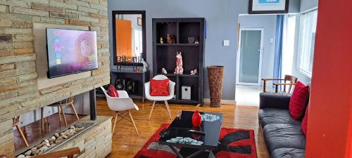 Goodwood House | Spacious Holiday Home