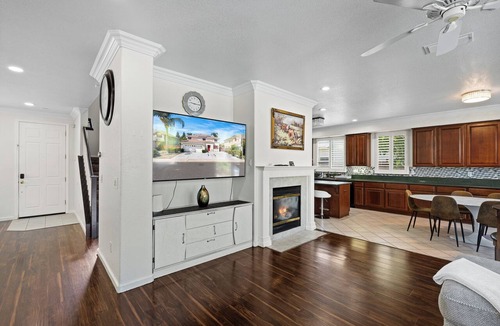 Peters House | Spacious home with pool, sleeps up to 15 Guest