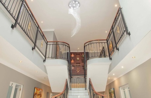 Northcliff Apartment | Spacious hotel suites with WiFi, AC, fitness room in vibrant Johannesburg