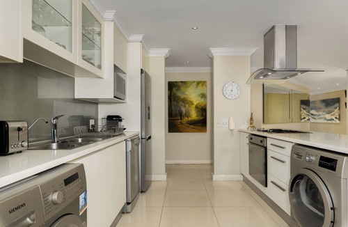 Mouille Point Apartment | Spacious Luxury Apartment, Waterfront