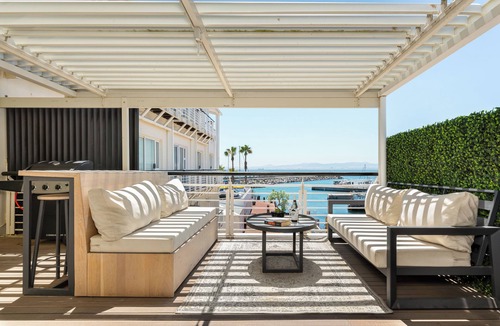 Mouille Point Apartment | Spacious Luxury Apartment, Waterfront