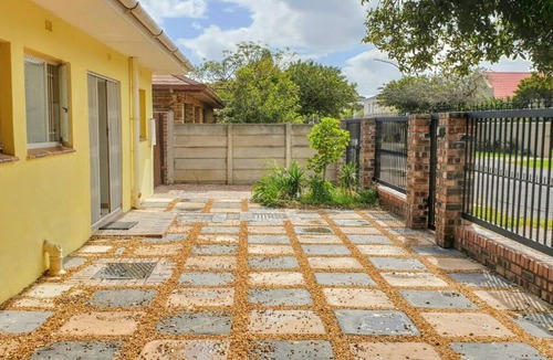 Gordon's Bay Villa | Spacious Riverside Villa with Indoor Braai