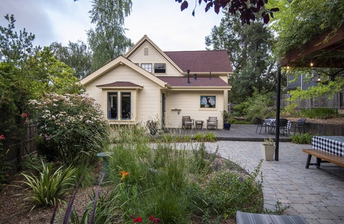 Freestone House | Spacious Sebastopol Home — 5-Minute Walk to Town, Wine Country at Your Doorstep