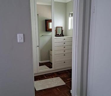 Stellenbosch Villa | Spacious Sunny home in secure leavy area