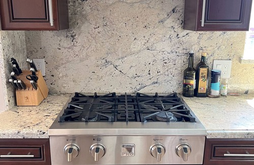 Dolores Heights House | Spacious Sunny Two Bedroom+office Mediterranean Top Floor House
