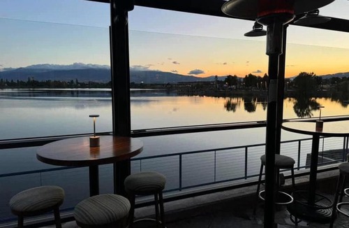 Sparks Apartment | Sparks 2BR Waterfront · Spring Getaway & Rooftop