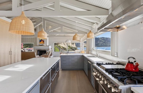 Bolinas House | Spectacular Ocean Front Home, Former Home to Grace Slick from Jefferson Airplane