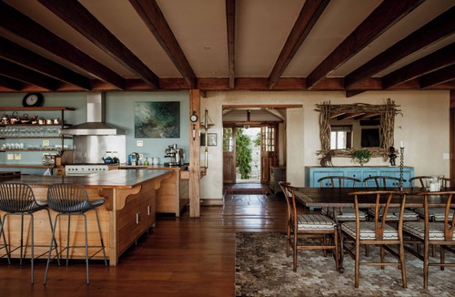Kommetjie Villa | Spectacular OnTheBeach 5 bedrooms and 2 extra bedrooms separate Cottage