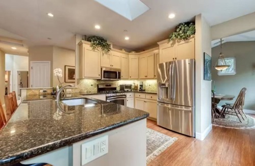 Monte Rio House | Spectacular Riverfront sanctuary 3-bedroom home with Hot Tub near Monte Rio