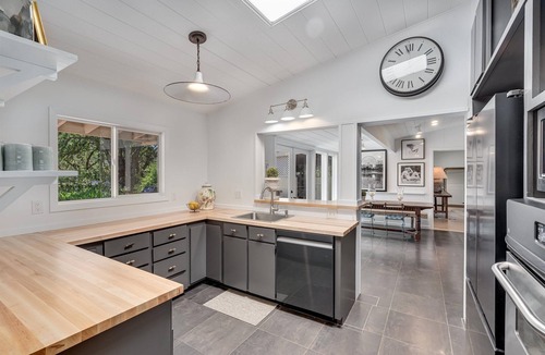 Calistoga House | Spectacular vineyard & mountain views with pool. Monthly