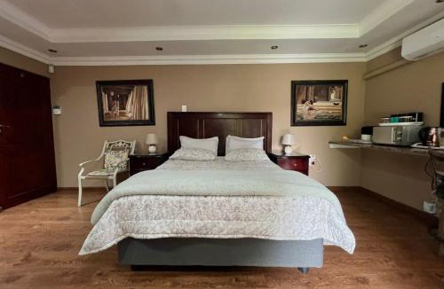Middelburg House | Spies Villa - Fast Wi-fi, Netflix and Generator