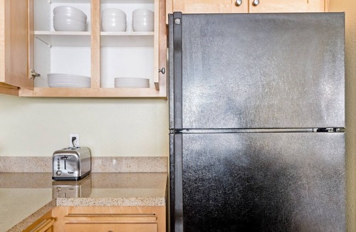 San Bruno Apartment | Splendid San Bruno 1BR w/Gym, Pool & Spa, near highways, by Blueground