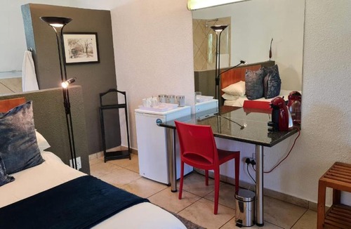 Alberton House | St Michelle Guest Lodge & Hydro Retreat