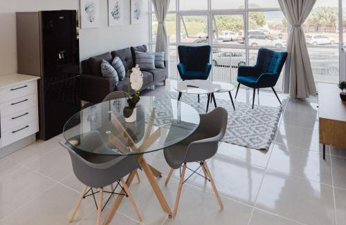 Strand Apartment | St Tropez Beachfront 108
