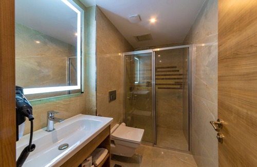 Bomonti Hotel | STANDARD ROOM AT 38 HOTEL