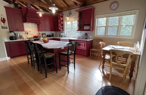 Kenwood House | Stay 31 days at the Big Red Barn & Sailing on the Bay!