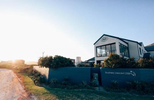 Betty's Bay House | Stay at Friends Economic Rooms