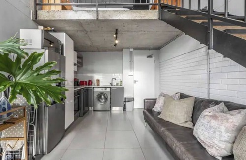Cape Town Apartment | Stay in a modern loft with mountain views in Obz