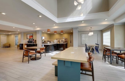 San Jose Hotel | Stay In great Shape! Minutes to Levi's Stadium, Pet Friendly + Free Breakfast!