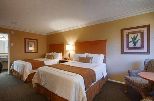 Millbrae Hotel | Stay Near Airport | Free Breakfast + Pool