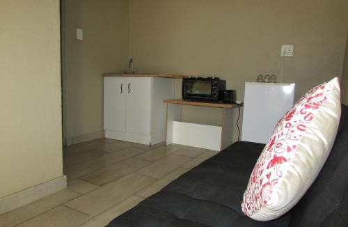 Hammanskraal Apartment | Stay near Dinokeng