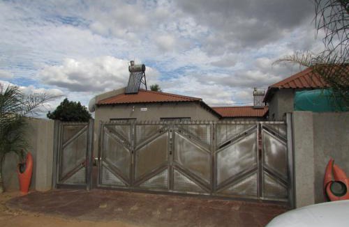 Hammanskraal Apartment | Stay near Dinokeng