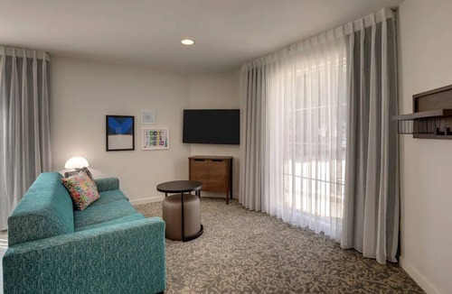 San Jose Hotel | Stay with Free Daily Breakfast! Minutes to Levi's Stadium