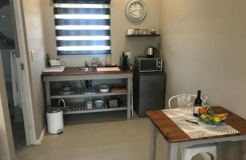 Magaliesberg Apartment | Steenkoppies estate semi self catering unit 1