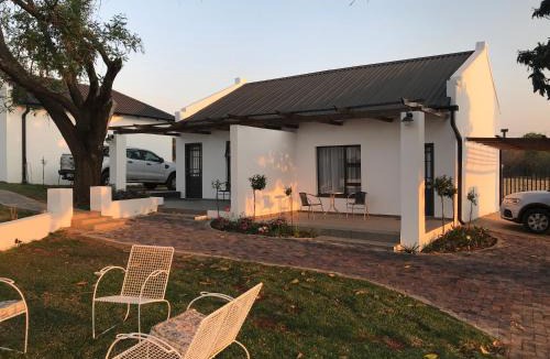 Magaliesberg Apartment | Steenkoppies Estate semi self catering unit 2