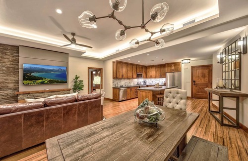 Lakeside Park Condo | Steps From Heavenly Village & Gondola-Luxury 3Br Residence
