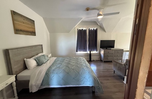 Westside Santa Cruz Bed & Breakfast | Steps to Beach & Boardwalk, Cozy Room, Fast WiFi, Private Bath, Coffee+Snacks #4