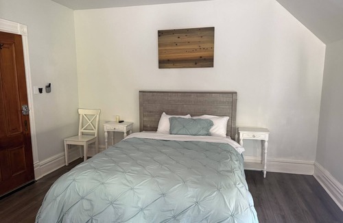 Westside Santa Cruz Bed & Breakfast | Steps to Beach & Boardwalk, Cozy Room, Fast WiFi, Private Bath, Coffee+Snacks #4