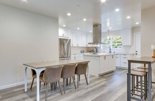 Northwood House | Steps to Russian River: Peaceful Monte Rio Retreat