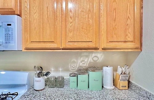 Eastside Santa Cruz House | Steps to the beach- 4 min walk!