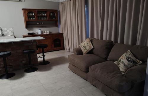 Komatipoort House | Stoep Cafe Guest House