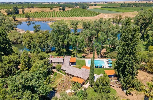 Acampo Villa | Stone River Retreat, Spa, Pool, Private, 6 Rms