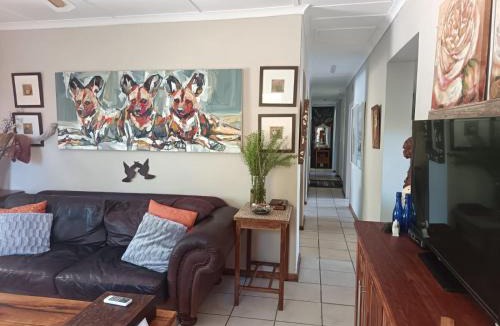 Oudtshoorn Apartment | Stonehenge Cottage